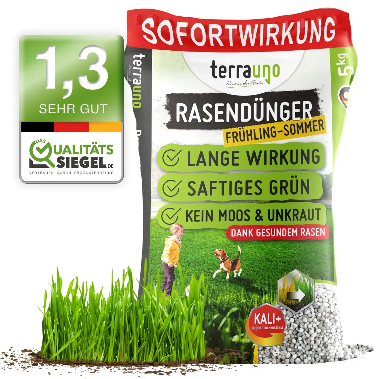 Ein 5 kg Sack TerraUno Rasendünger - Sparabo für die Rasenpflege im Frühjahr/Sommer, mit Piktogrammen für langanhaltende Wirkung, sattes Grün, Moos- und Unkrautfreiheit und der Bestnote 1,3 sehr gut. Gras und Granulat unten abgebildet.